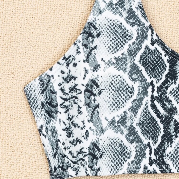 Snakeskin 2-piece set .. - Picture 5 of 6